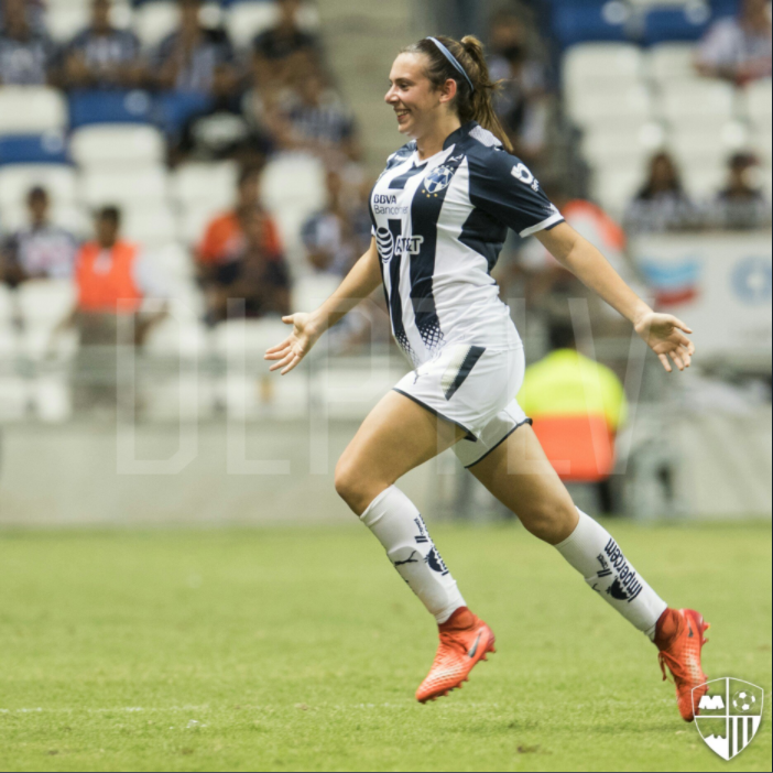 <p>Pamela está consciente de que el trabajo diario las llevará a conseguir resultados positivos para su equipo. Síguela, porta el número 11 en el dorsal, y su talento poco a poco empieza a dejar huella importante en la Liga MX Femenil. / Foto: Twitter @dlptlv </p>