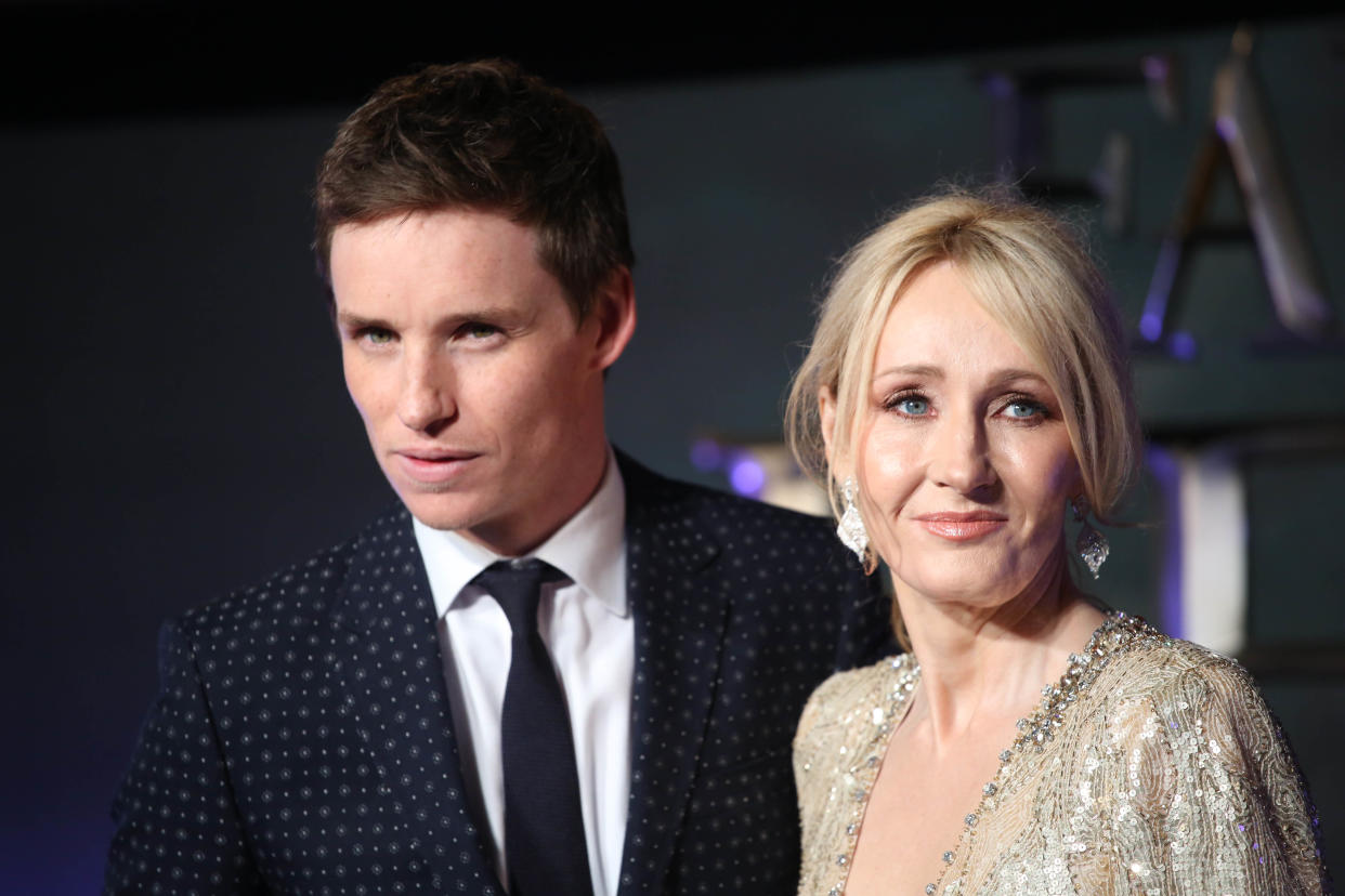 Photo by: KGC-161/STAR MAX/IPx 11/15/16 Eddie Redmayne and J.K Rowling at the European premiere of "Fantastic Beasts and Where to Find Them". (London, England)