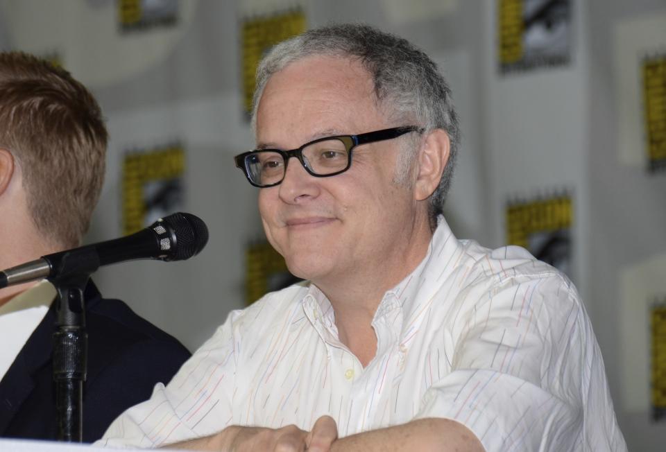 En esta foto del 24 de julio de 2014, el guionista y productor de TV Neal Baer durante la conferencia de "Under the Dome" en la Comic-Con en San Diego. (Foto por Tonya Wise/Invision/AP, Archivo)