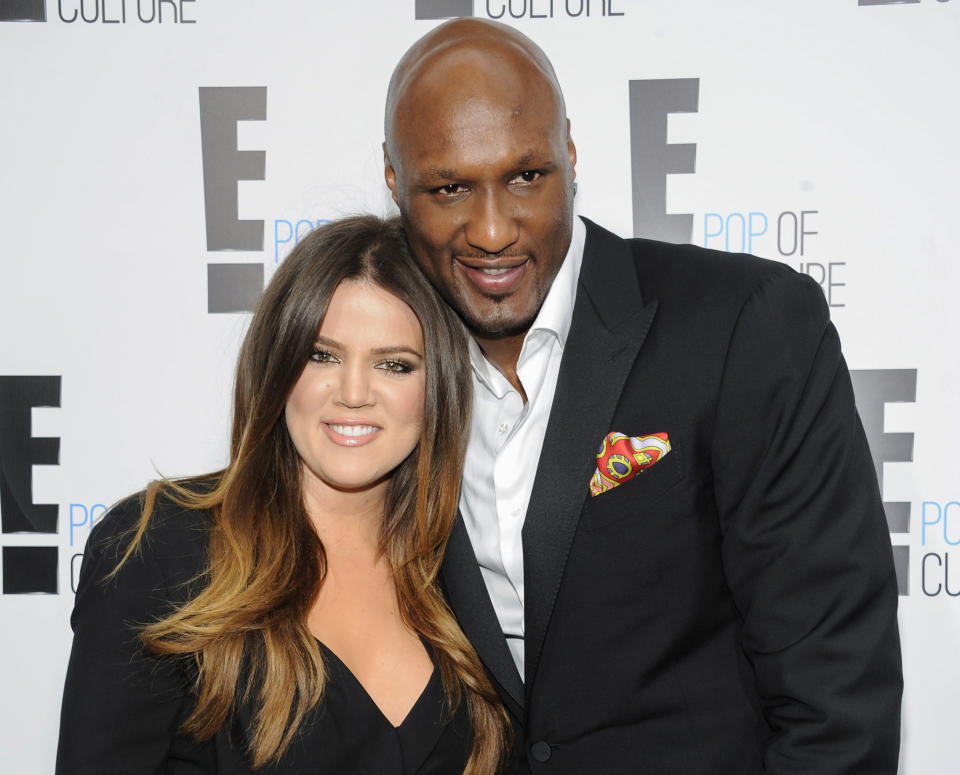 <p>No siempre las parejas que continuaron tras una infidelidad tuvieron un final feliz. Lamar Odom engañó en varias ocasiones a Khloé Kardashian durante los siete años que duró su matrimonio. La <em>socialité</em> lo perdonaba una y otra vez, pero acabó bastante cansada de él y la pareja se divorció en 2016. (Foto: Evan Agostini / AP). </p>