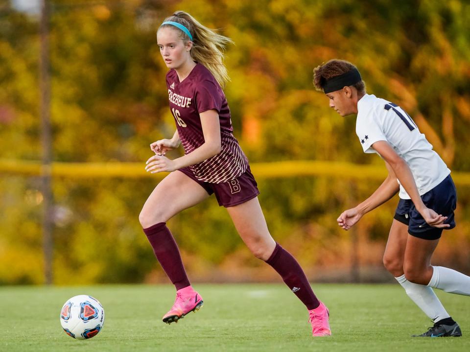 Brebeuf Jesuit Braves Rowan Pearl (16) kicks the ball up field Wednesday, September 8, 2021, at Brebeuf Jesuit Preparatory School in Indianapolis. Cathedral defeated Brebeuf Jesuit, 3-1. 