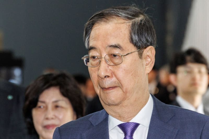 South Korean Prime Minister Han Duck-soo leaves a ceremony marking the 105th anniversary of the Korean government in exile at the National Memorial of the Korean Provisional Government in Seoul. Duck-soo has offered his resignation in response to the clear defeat of the ruling camp in the country's parliamentary elections. -/YNA/dpa