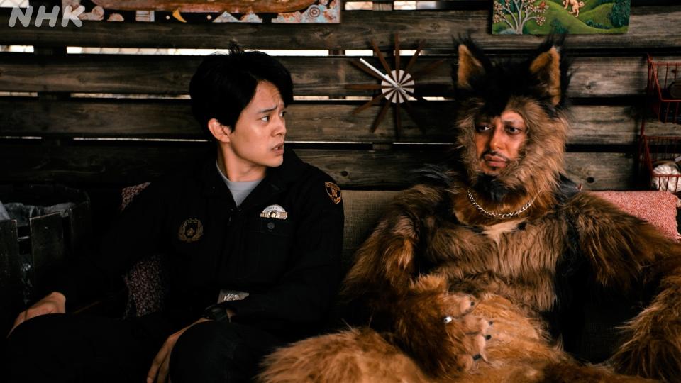 日本性格派男星小田切讓自編自導自剪自演「奧莉佛是狗，（天哪！！）這傢伙」。 圖／摘自NHK