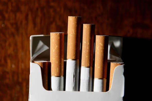 Call for Non-branded cigarette packaging