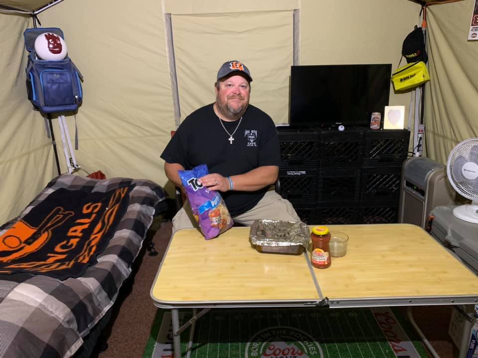 Jeff Lanham has been living on the roof of his sports bar for weeks, and will remain until the Bengals get their first win. (Hog Rock Cafe/Facebook)