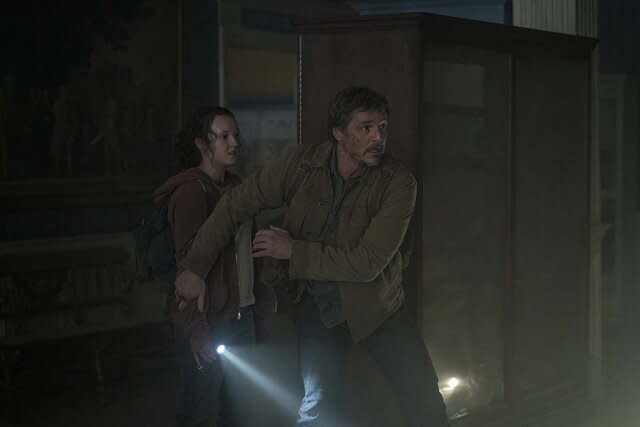 Bella Ramsey and Pedro Pascal in The Last of Us Season 1