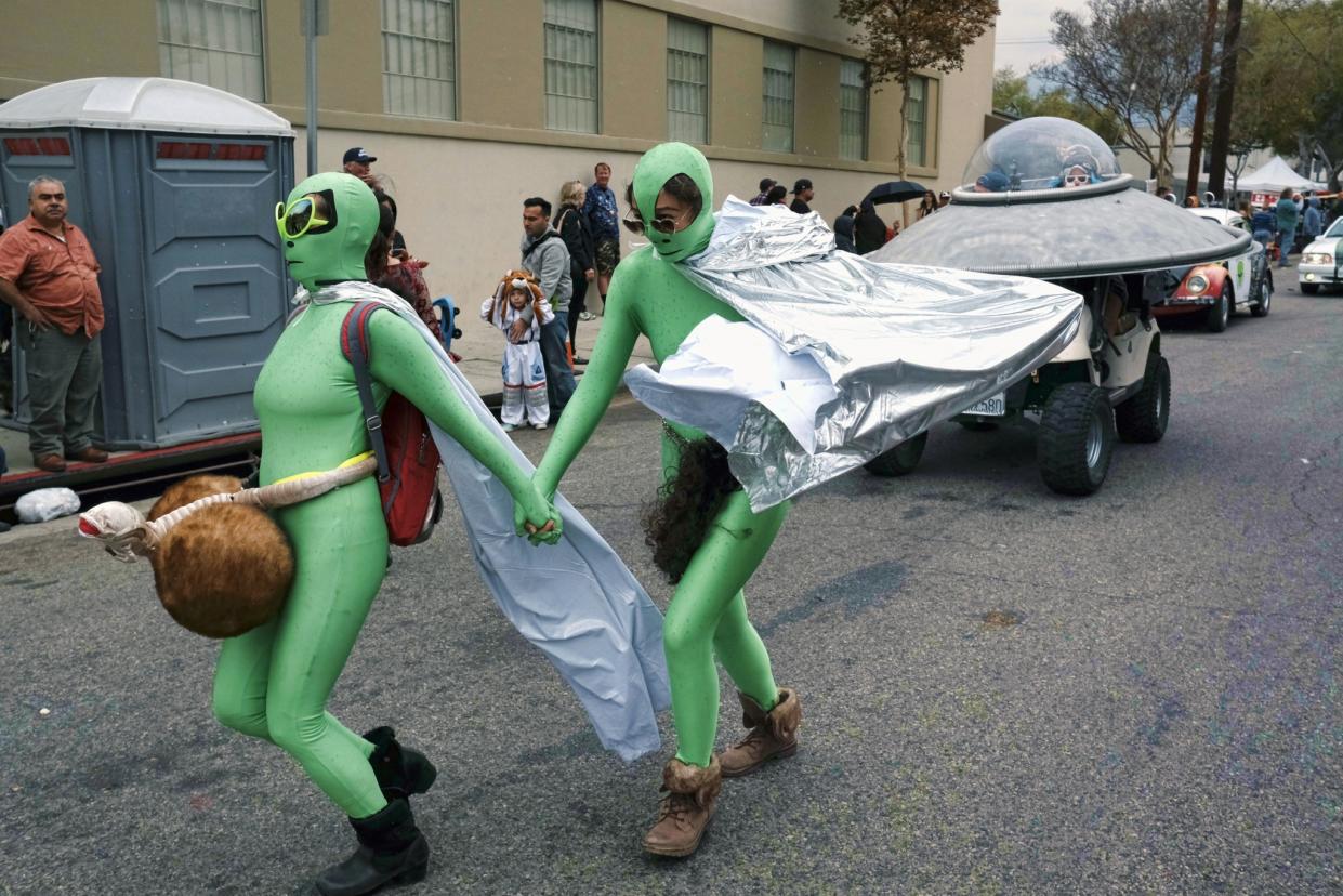 Werden bald Aliens durch die Straßen Amerikas ziehen? (Symbolbild: AP Photo)