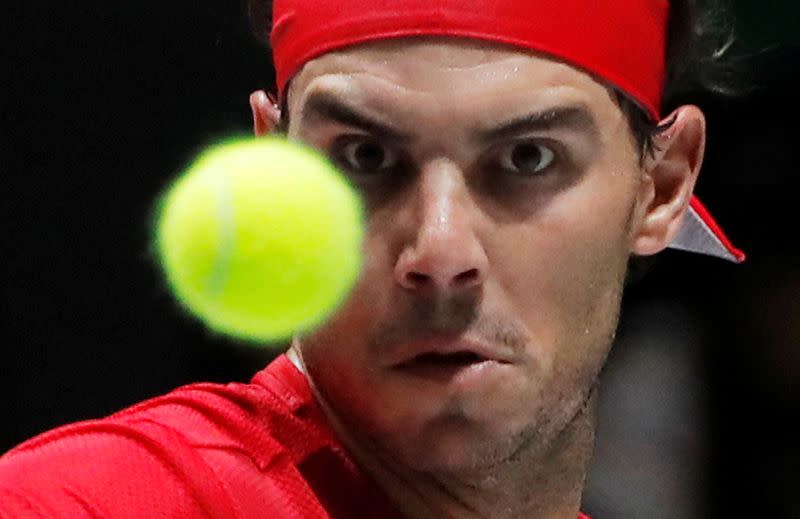 Foto de archivo. El tenista español Rafael Nadal en un partido contra el argentino Diego Schwartzman por los cuartos de final de la Copa Davis en la Caja Mágica de Madrid, España.