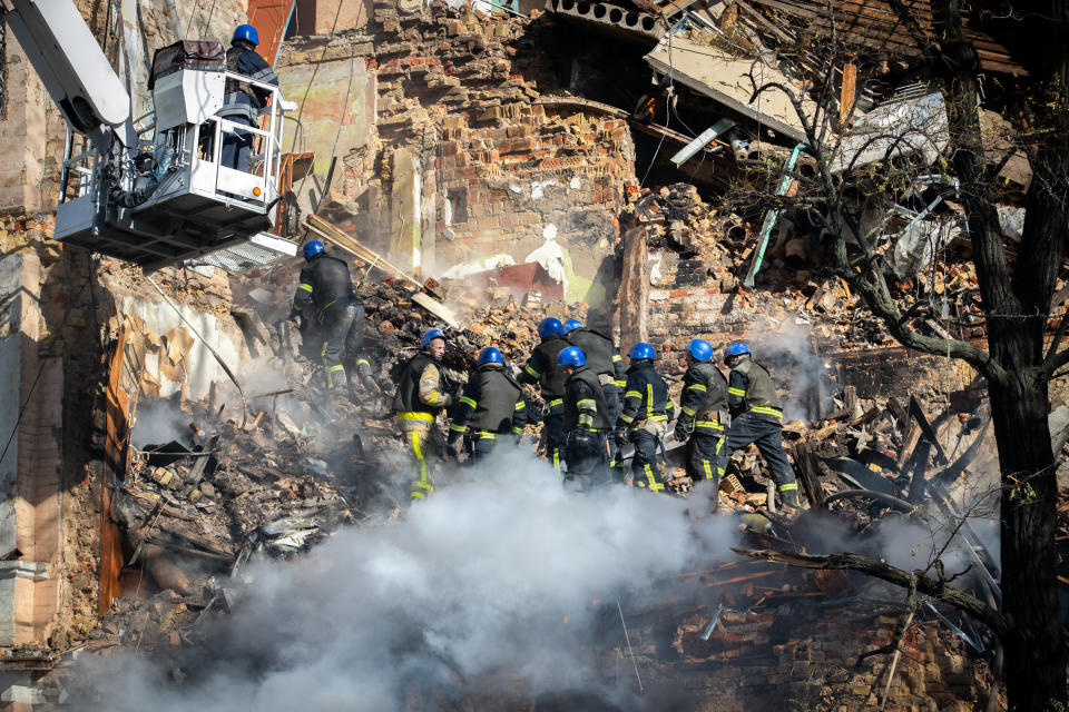Infraestructuras ucranianas destruidas por Rusia. (Photo by Oleksii Samsonov/Global Images Ukraine via Getty Images)