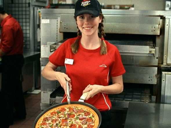 Pizza Hut lance The Pizza Thrower, opération marketing innovante