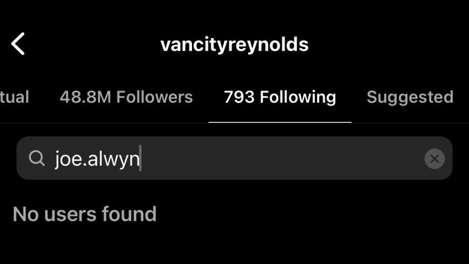 ryan reynolds no longer following joe alwyn