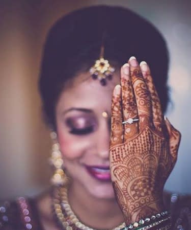 45+ Offbeat Mehndi Designs We Handpicked For All The Hatke Brides Out  There! | WeddingBazaar