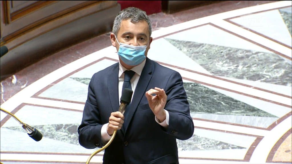 Le ministre de l'Intérieur Gérald Darmanin a répondu d'une manière incisive à la France insoumise, le parti ayant décidé de ne pas se rendre au rassemblement des policiers prévu ce mercredi à Paris. - BFMTV