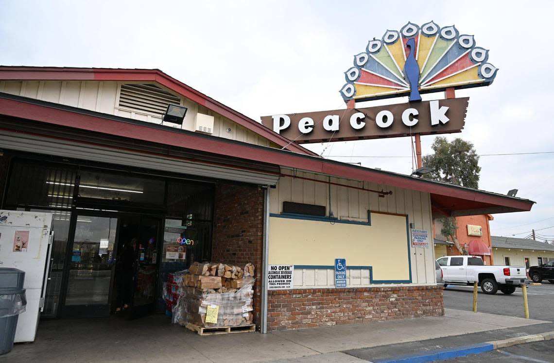 Miguel and his wife Lisa Segura have opened a taqueria inside Peacock Market in Clovis to sell Mexican food and the couple’s salsas. Photographed Friday, Jan. 5, 2024 in Clovis. ERIC PAUL ZAMORA/ezamora@fresnobee.com