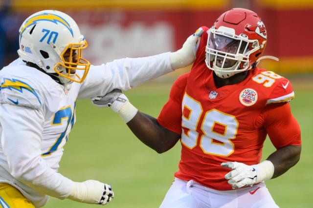 Chiefs to wear white-on-white uniforms against Chargers