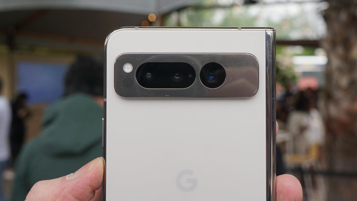  Google Pixel Fold camera 