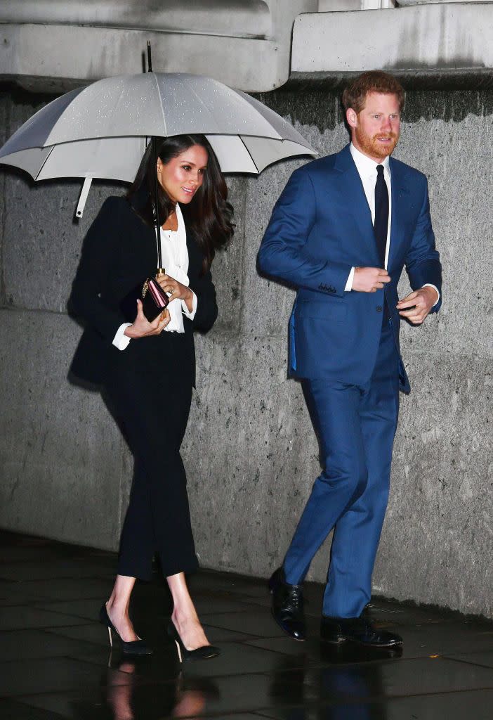 Meghan Markle ne portait pas de robe traditionnelle lors de sa première soirée royale, ayant préféré opter pour un costume élégant signé Alexander McQueen [Photo: Getty]