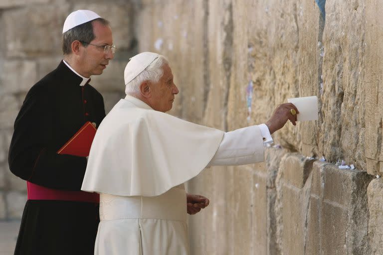 Pope Benedict XVI; Benedicto XVI; papa emérito; mundo