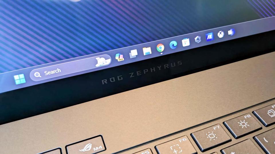 ASUS ROG Zephyrus G16 logo.