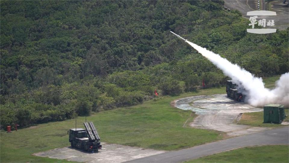 賴清德赴空軍了解"接戰程序" 中國直升機距台東僅27浬