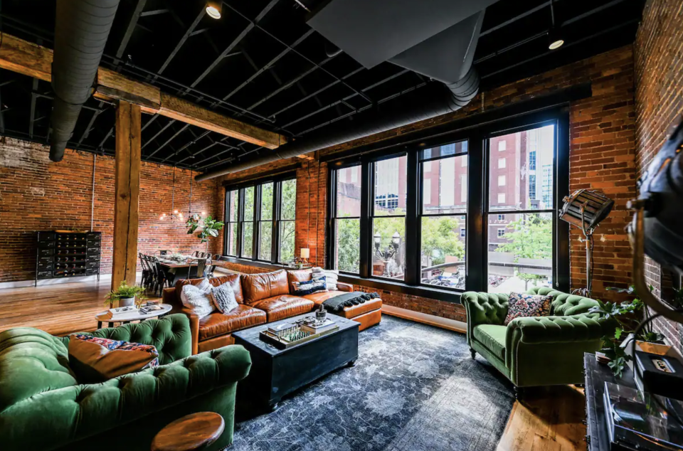 32 Best Airbnbs For Large Groups Around The World