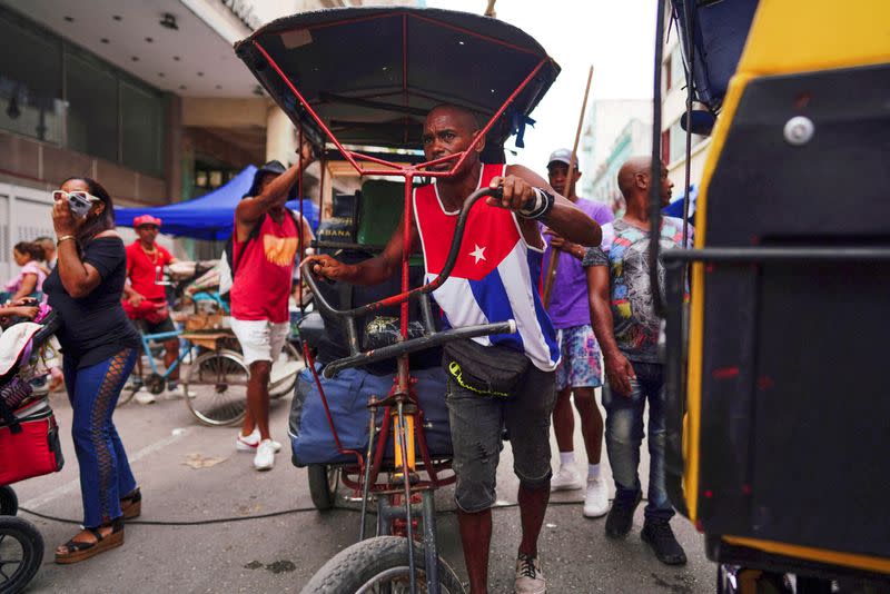 FILE PHOTO: Cuban entrepreneurs brace for impact as Cuba takes leap towards "cashless" economy