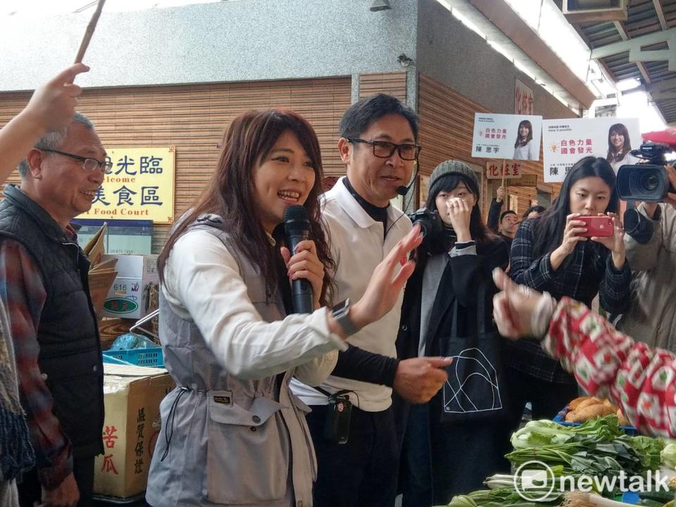 民眾黨士林北投市議員參選人陳思宇及父親、北市議員陳建銘。   圖：新頭殼資料照