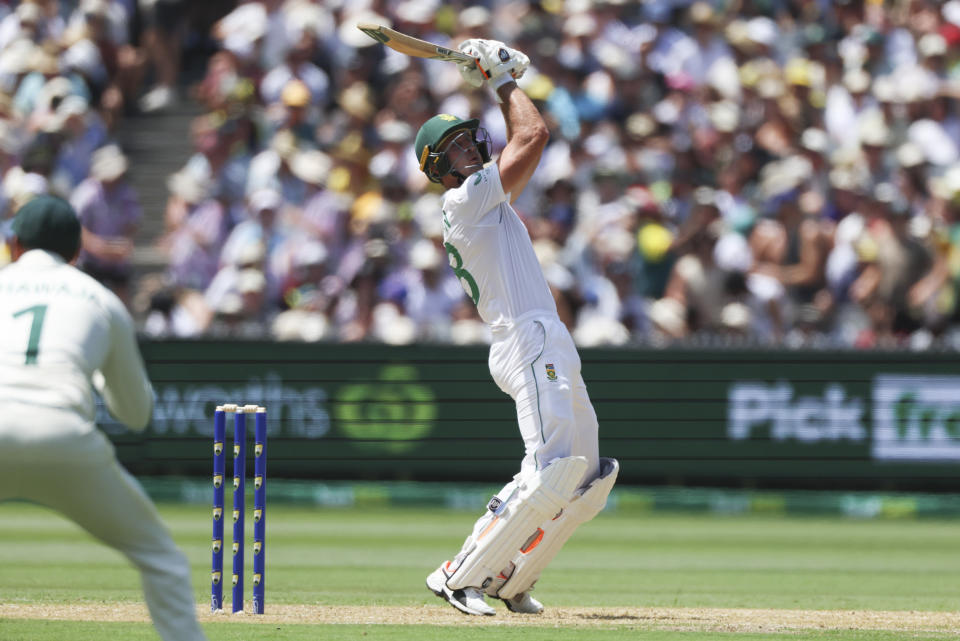 South Africa's Theunis de Bruyn bats during the second cricket test between South Africa and Australia at the Melbourne Cricket Ground, Australia, Monday, Dec. 26, 2022. (AP Photo/Asanka Brendon Ratnayake)