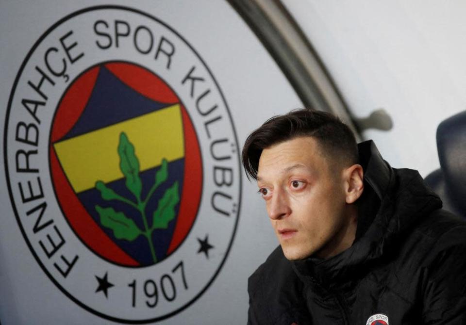 Mesut Özil, sidelined and on his way from Fener.