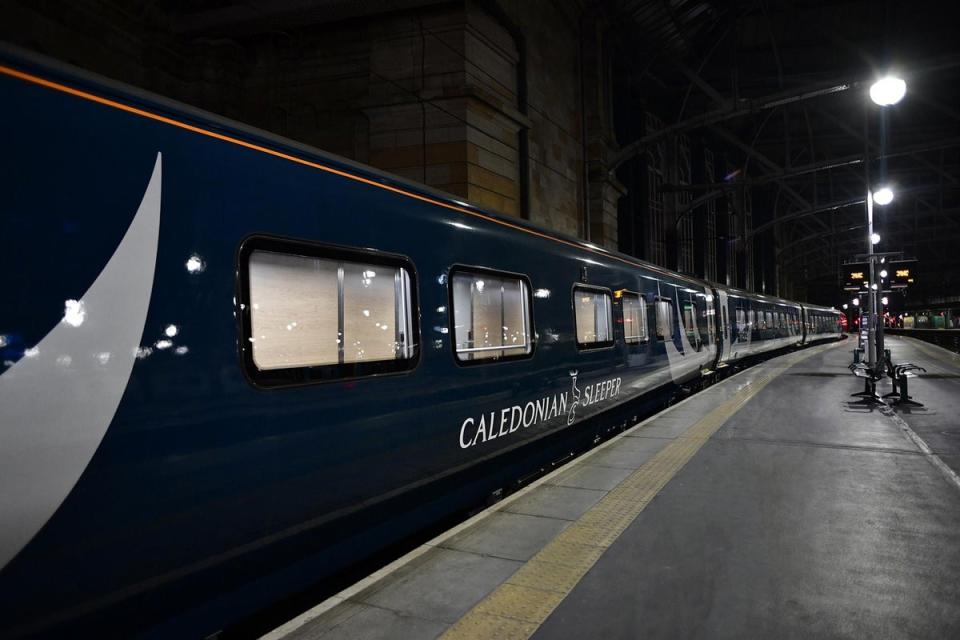 Exterior of the new Caledonian Sleeper (Caledonian Sleeper)