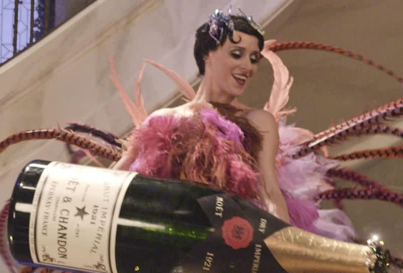 In dem opulenten “Der Große Gatsby” kamen riesige Flaschen Moet & Chandon Champagner vor. (Foto: Warner Bros)