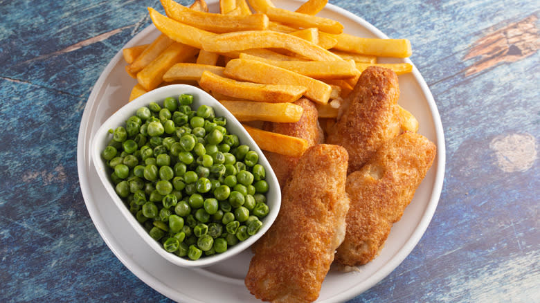 battered fish chips and peas