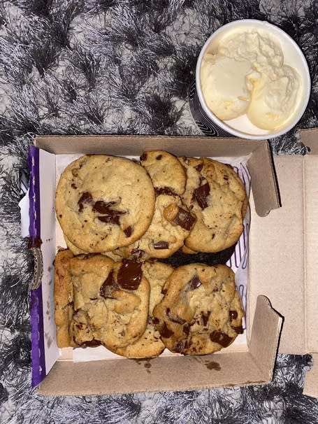 Insomnia Cookies 