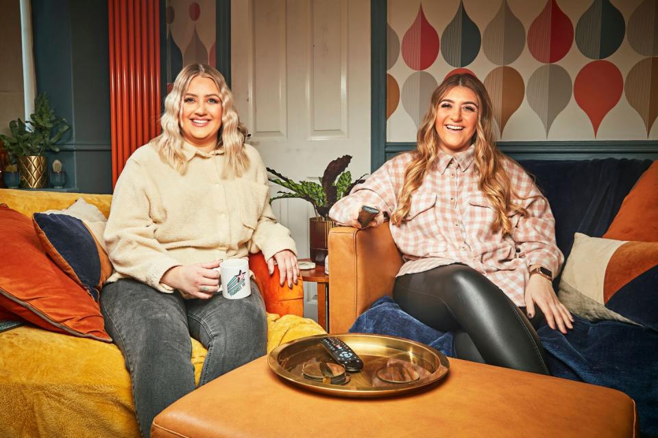 ellie and lizzie warner, gogglebox, season 19