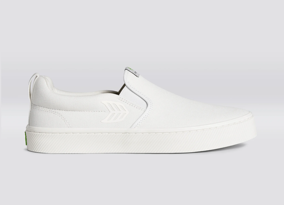 Cariuma Women's Slip-On Sneakers in White