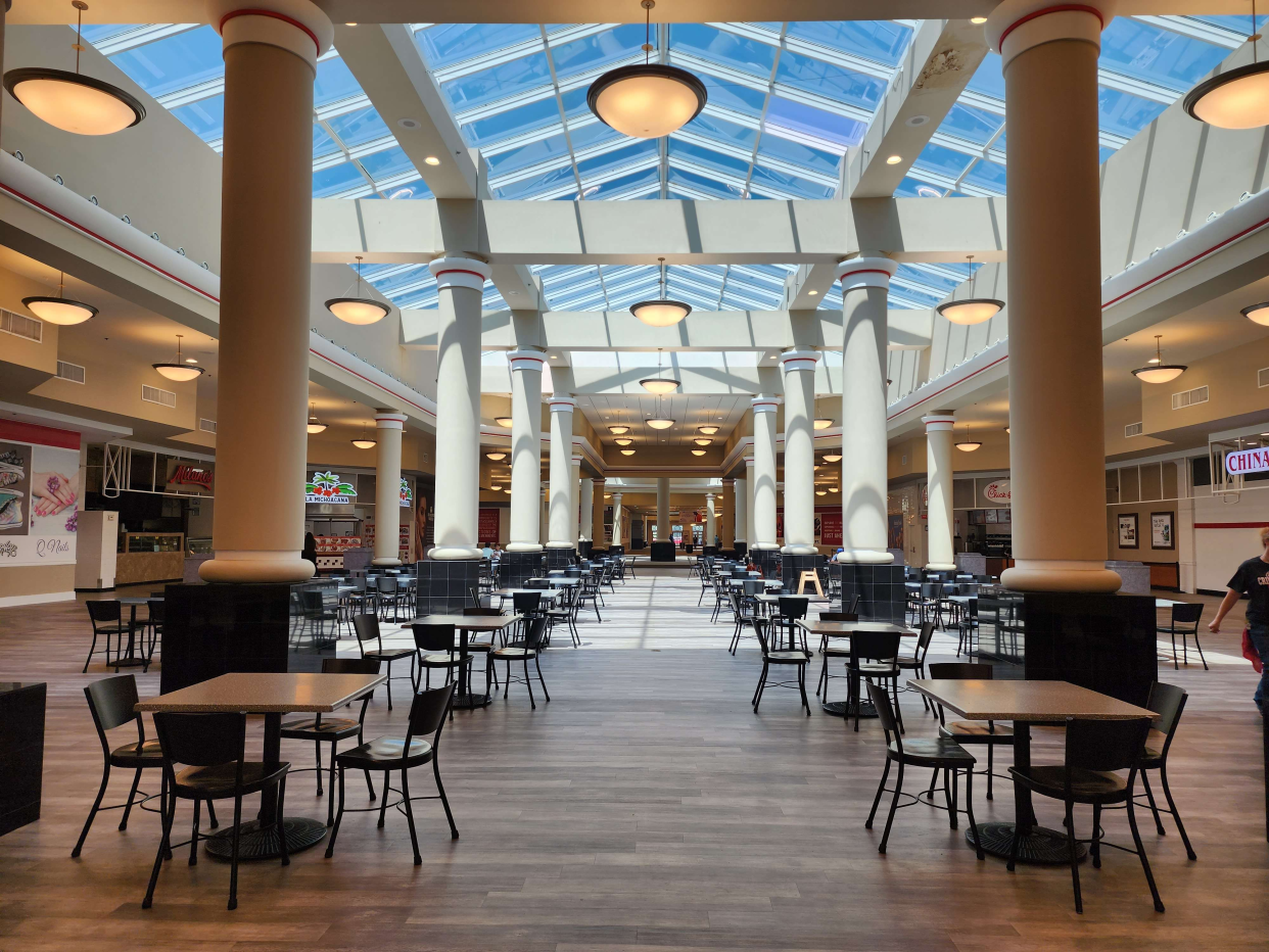 Mall food court