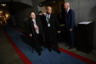 <p>Sheldon Adelson (L) arrives for the presidential inauguration on the West Front of the U.S. Capitol on January 20, 2017 in Washington, DC. (Photo: Win McNamee/Getty Images) </p>