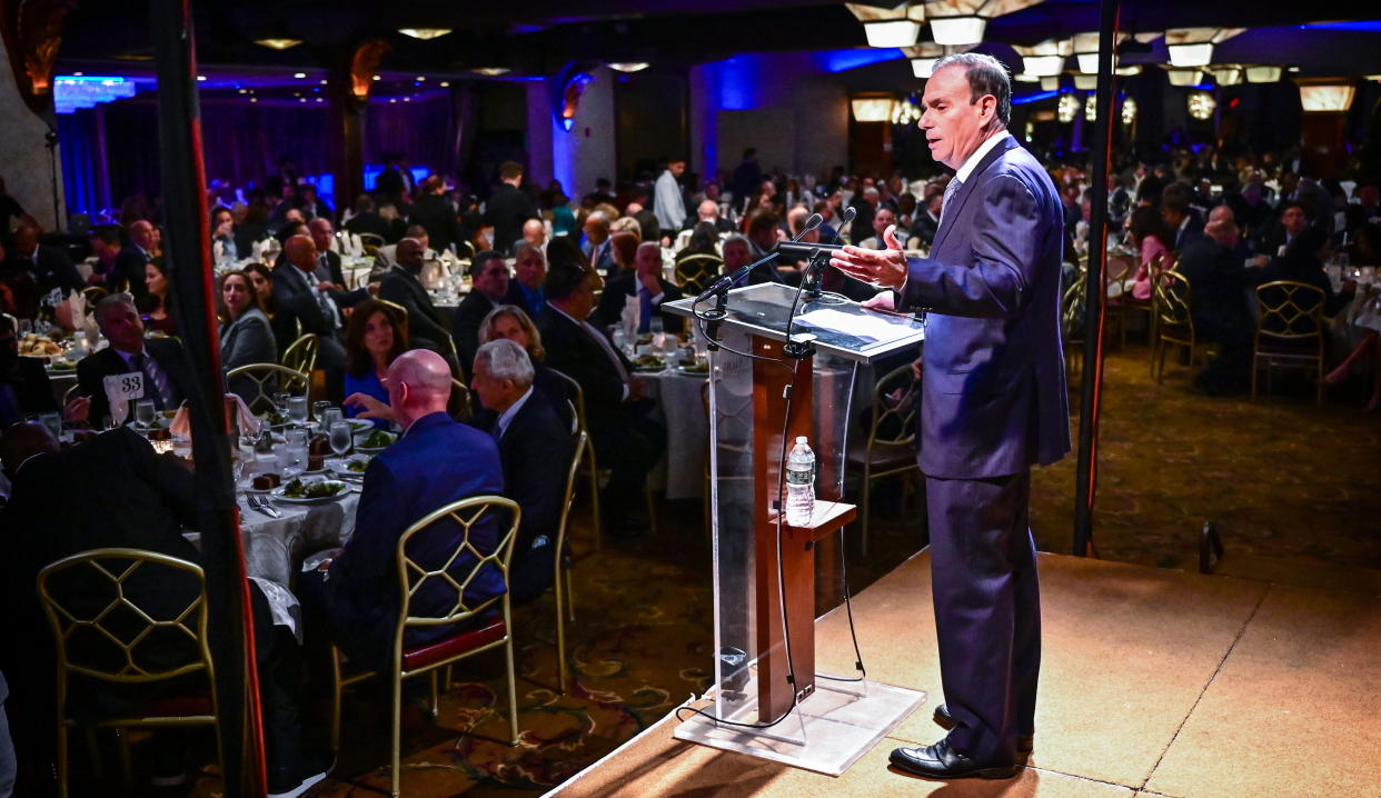 Jay Jacobs addresses attendees at the Nassau County Democratic Party’s annual fall dinner in 2021.