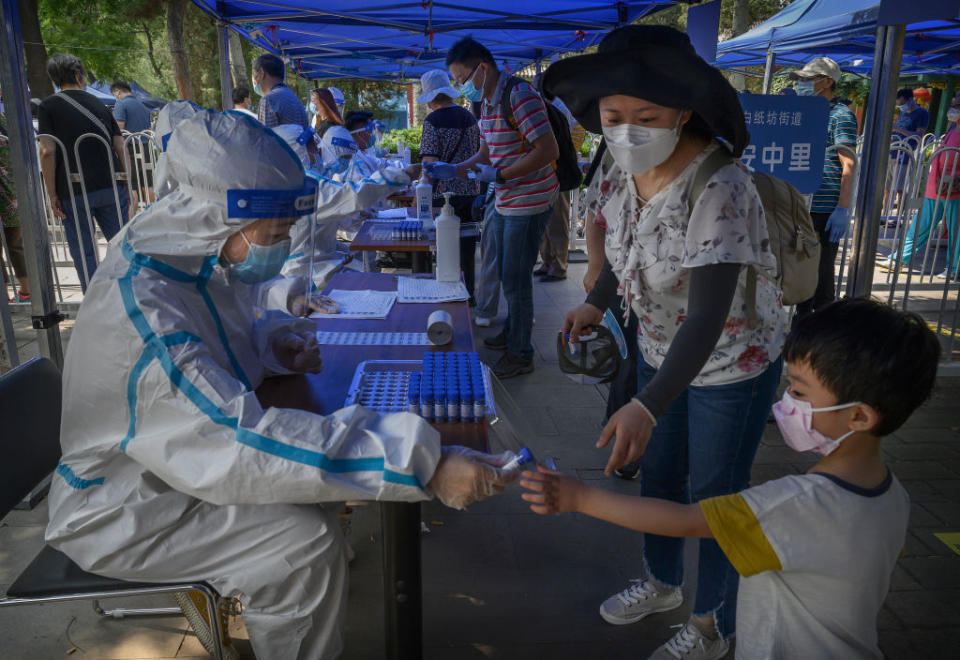 Thousands of pop-up clinics are now located across Beijing. Source: Getty