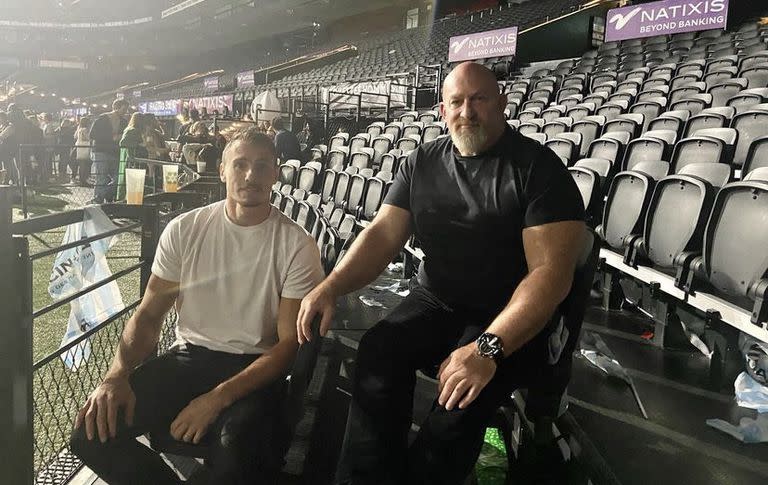 Christian Martin se tomó una foto con Juan Imhoff, jugador del Racing 92