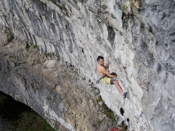 Shot looking down at Eder Lomba as he moves up Rainman.