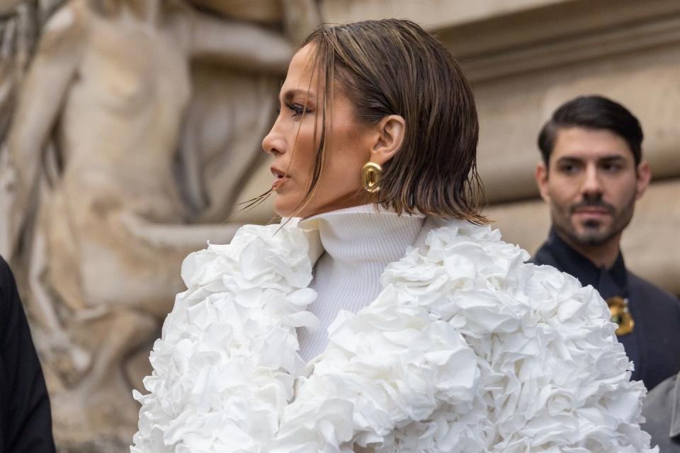 jennifer lopez micro bob haircut