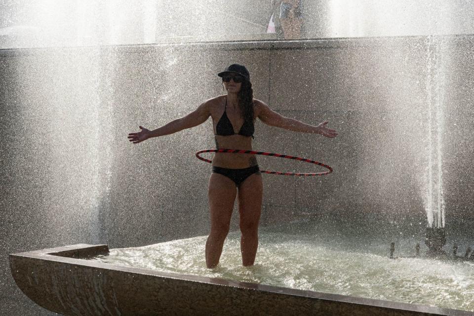 35 Photos That Capture Europe’s Sweltering Heatwave