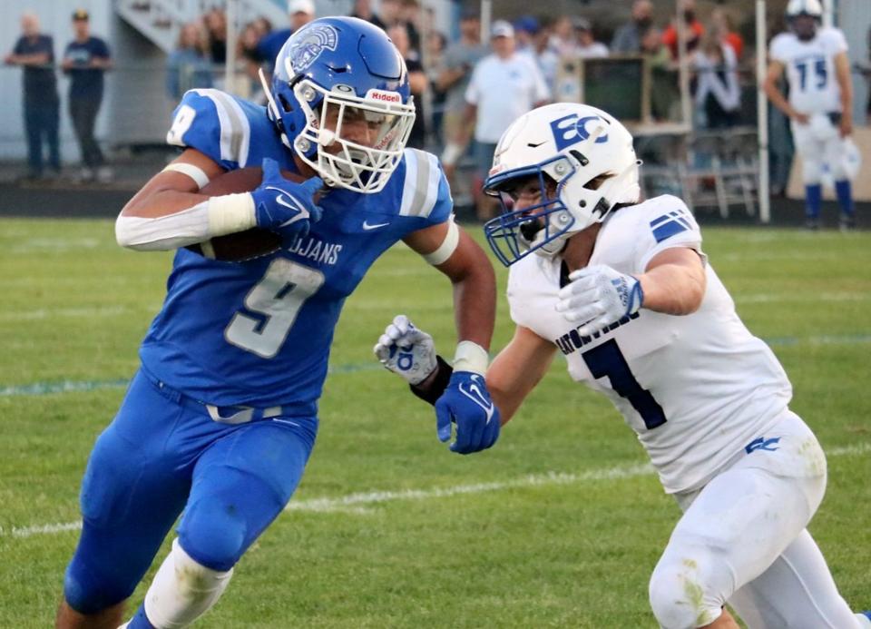 Olympic faced Eatonville on the road in Week 1 of the 2022 high school football season. Eatonville won 42-27.