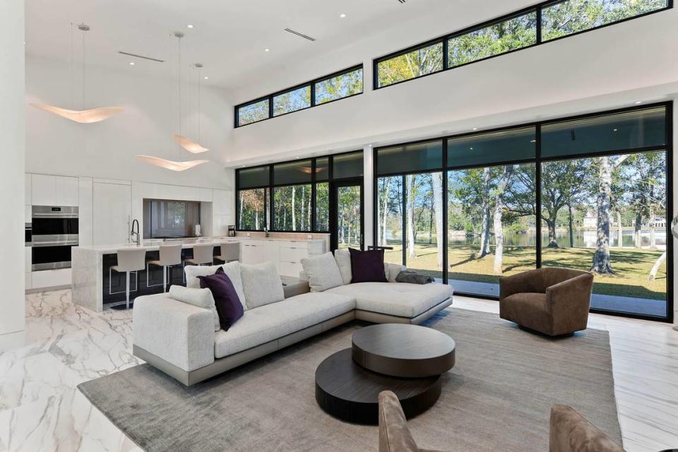 Sleek finishes and furnishings and windows to take in the view make “Modern Tranquility” the grand prize winner in the Home Builders Association of Mississippi annual awards.