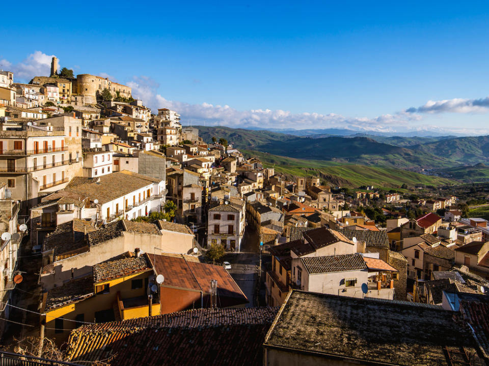 Cammarata liegt etwa 100 Kilometer südöstlich von Palermo (Bild: Andreas Zerndl/ Shutterstock.com)