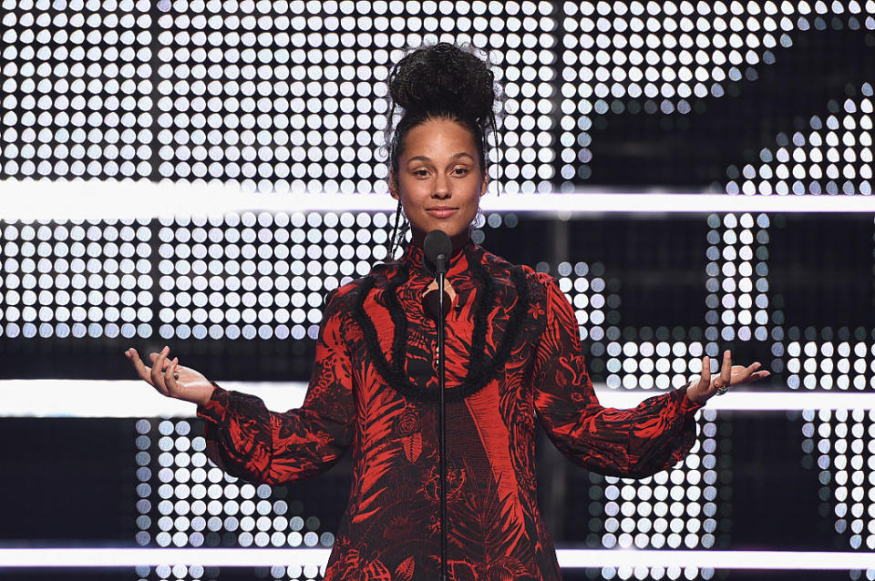 Alicia Keys inspires more people to go makeup free