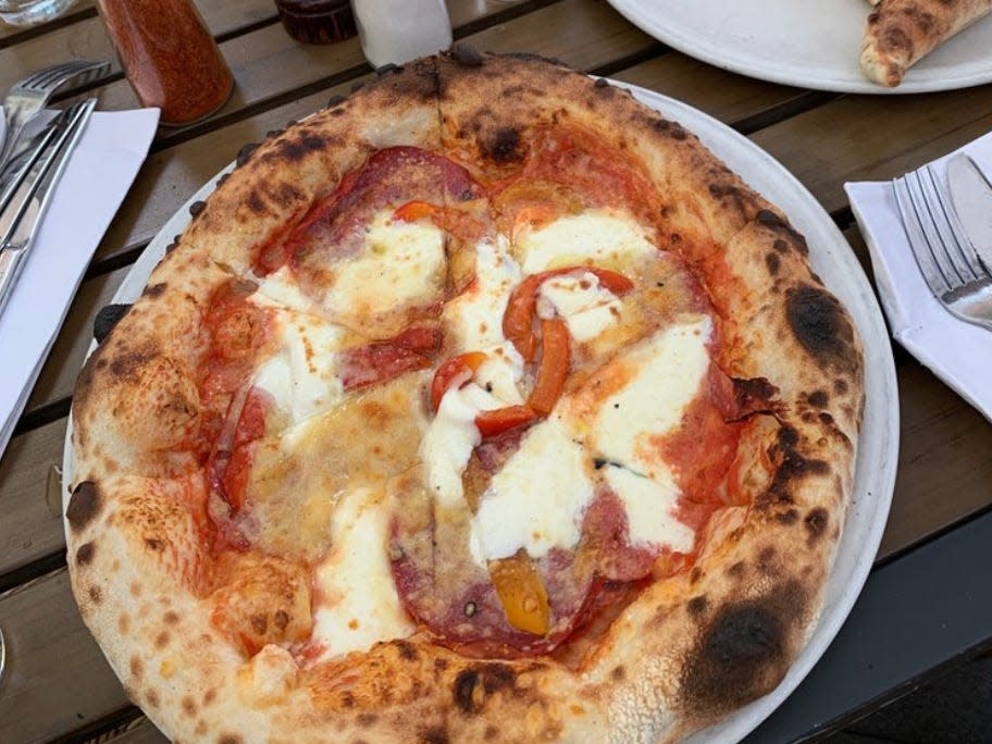 2 Amys Neapolitan Pizzeria
