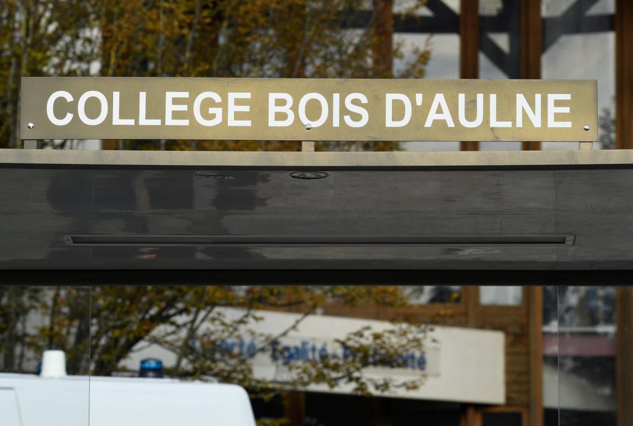 Le collège du Bois d'Aulne à Conflans-Sainte-Honorine, au lendemain de l'attentat qui a coûté la vie à l'enseignant Samuel Paty - Bertrand Guay - AFP