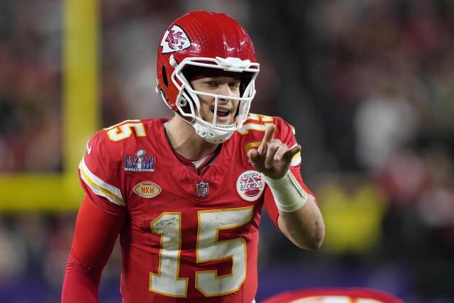 According to Patrick Mahomes, Travis Kelce 'Still Has' This Shocking  Ringtone: Watch